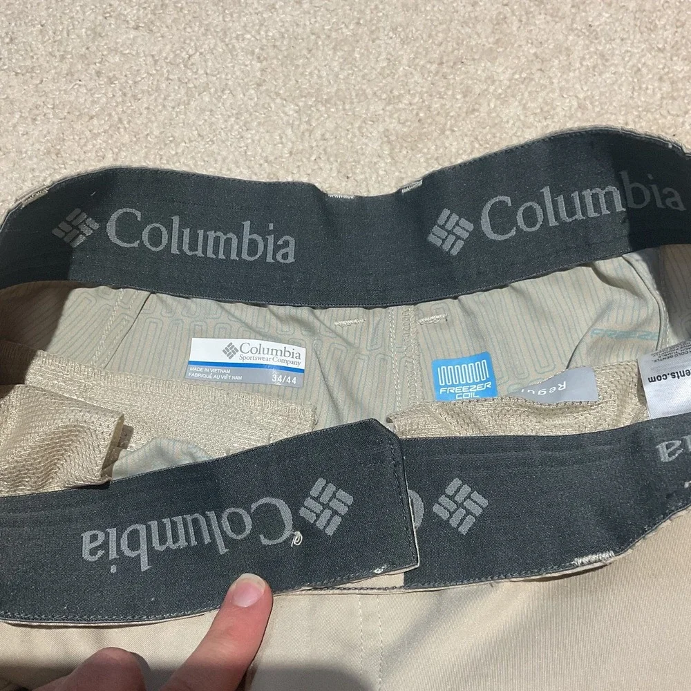 Columbia Regular Fit Shorts Men's 34x44 Khaki Tan Performance Outdoor Hiking Fis